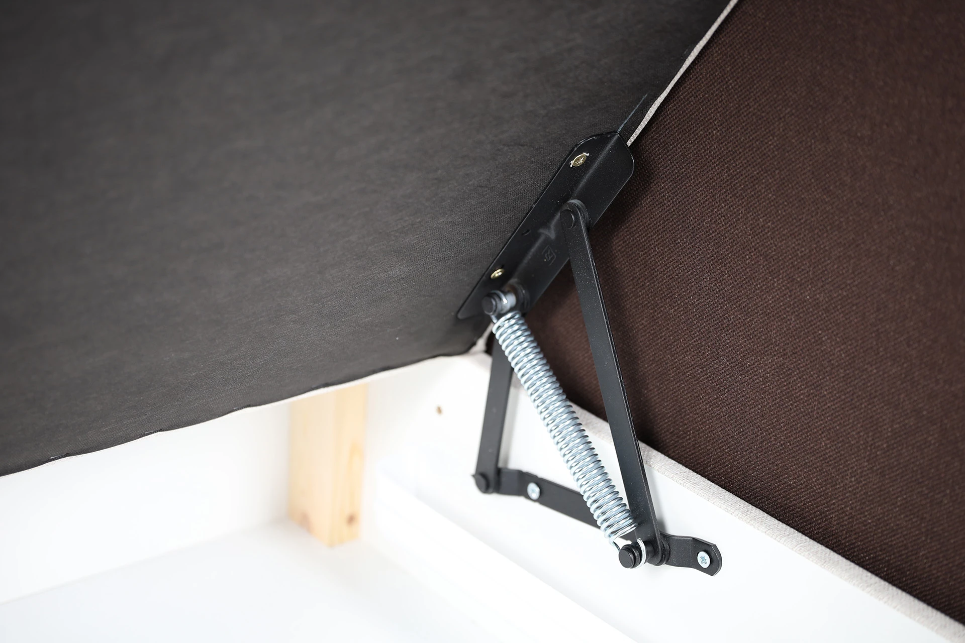 Čalúnená jednolôžková posteľ s úložným priestorom Hirek Eko 80x200 Hnedá/Béžová