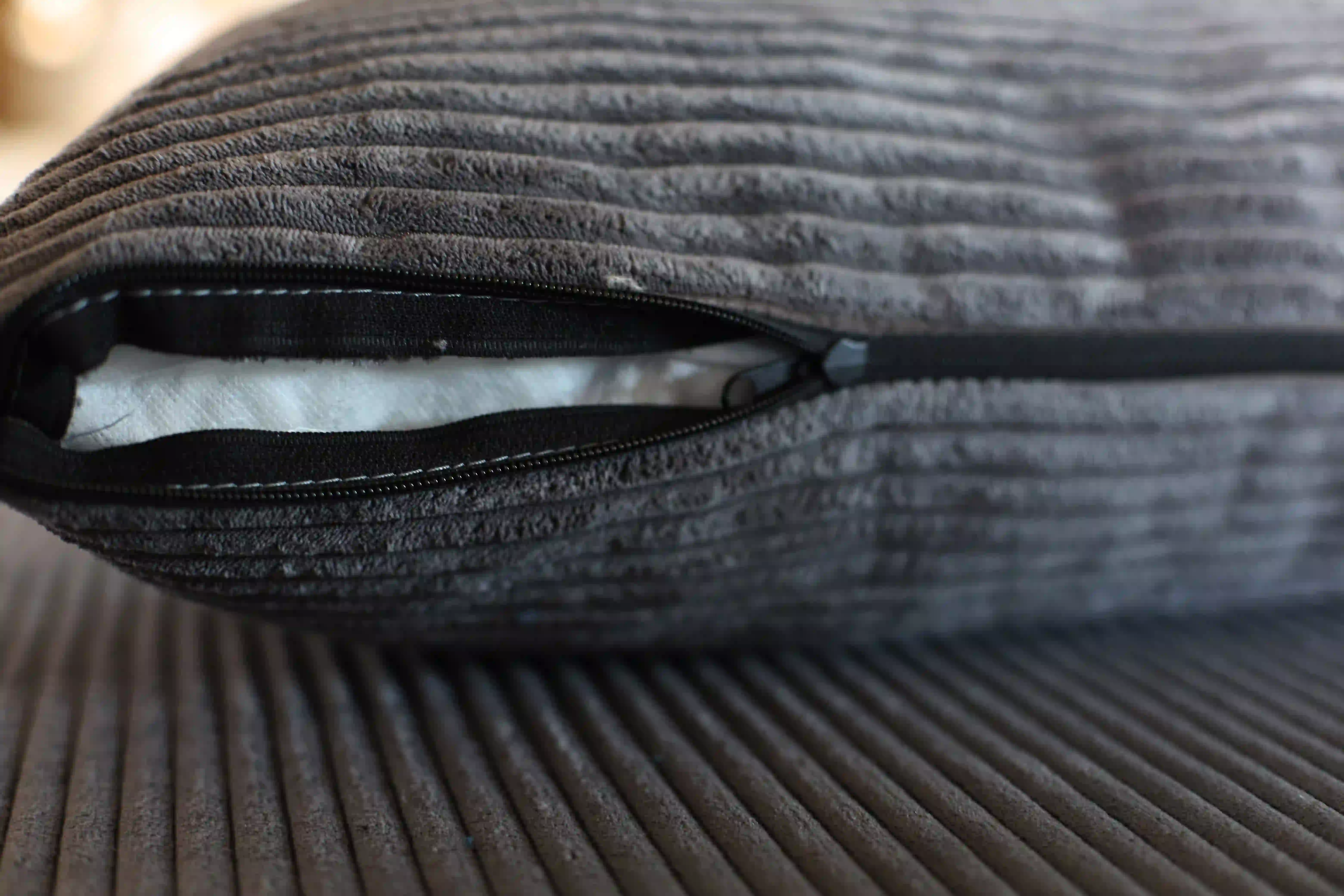 Rozkladacia pohovka Lunera 2 manšestrová zlatá